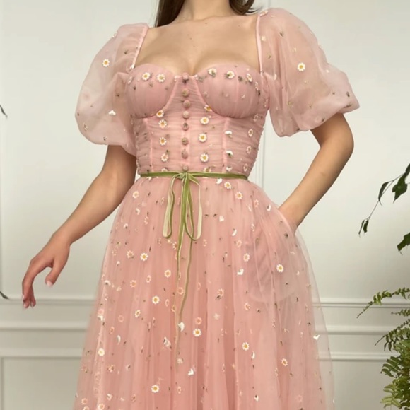 Plus size pink Teuta Matoshi gown size 28 - Picture 4 of 5